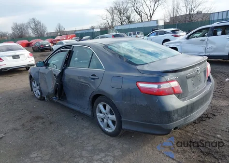2008 Toyota Camry Se V6 z USA, uszkodzony, nr VIN 4T1BK46K08U069144